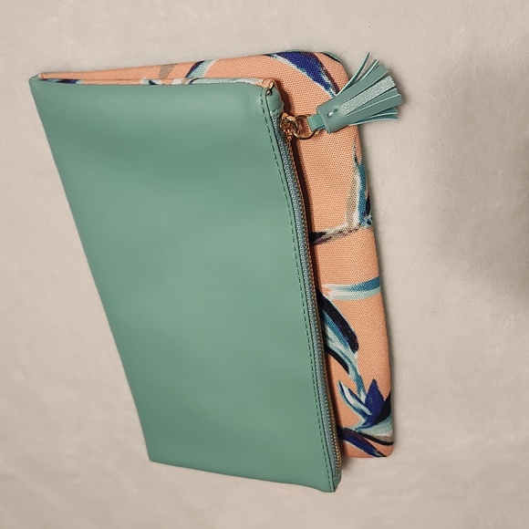 NWOT Rachel Pally reversible clutch. Fun design. - Picture 10 of 12